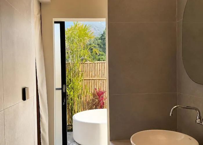 Birdnest Glamping Kubupenlokan